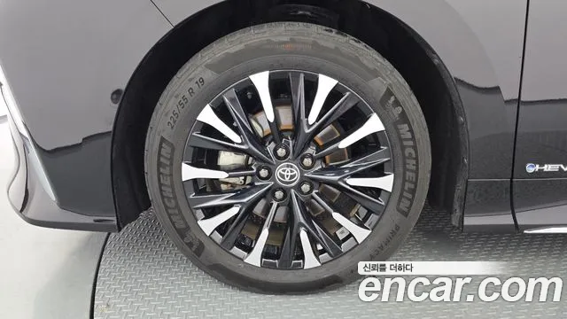 Toyota Alphard — Фото автомобиля 5