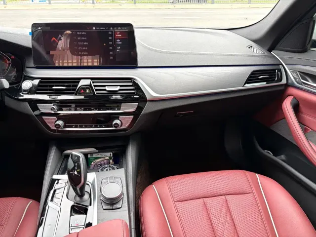 BMW 5 Series — Фото автомобиля 5