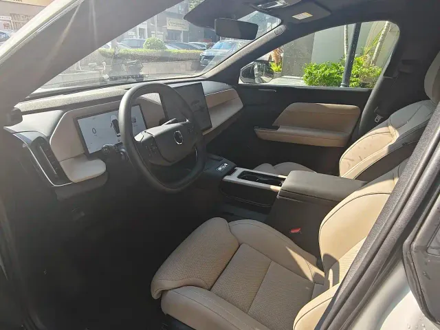 Volvo XC70 Plug-in Hybrid — Фото автомобиля 5