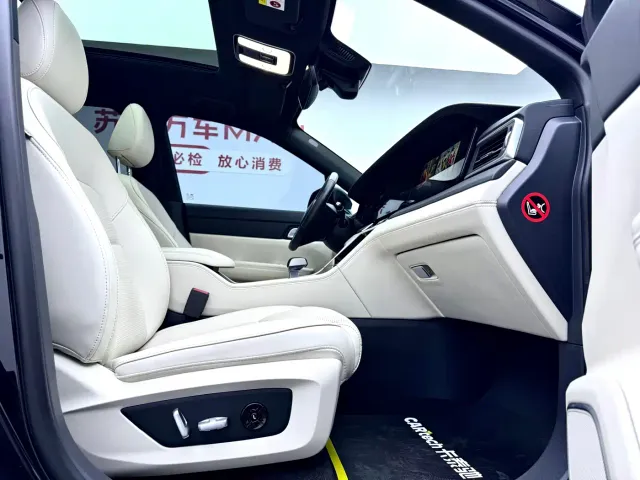 Li Auto ONE — Фото автомобиля 14
