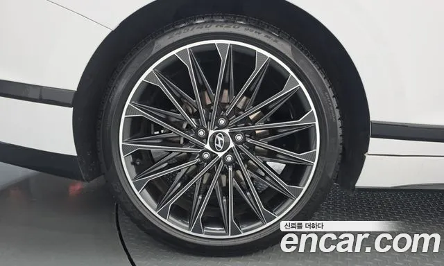 Hyundai Grandeur GN7 — Фото автомобиля 5