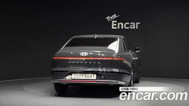 Hyundai Grandeur GN7 — Фото автомобиля 3