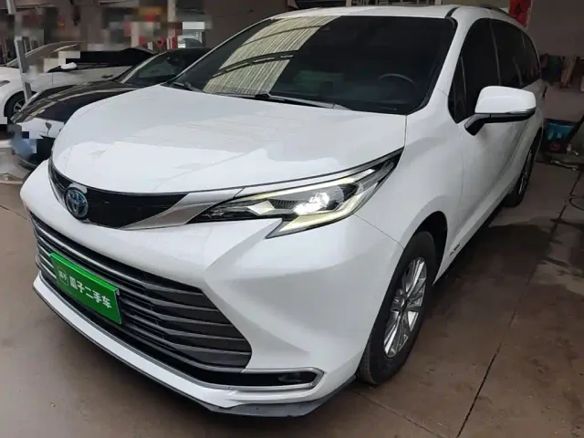 Фотография автомобиля — Toyota Sienna