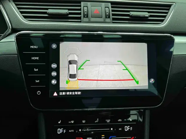 Skoda Superb — Фото автомобиля 12