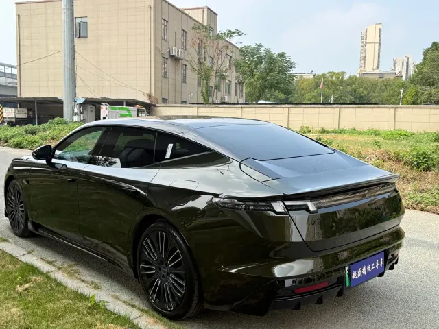 Lynk & Co Lynk & Co 10 EM-P 2025 240 AWD Ultra Sport Edition — Фото автомобиля 4