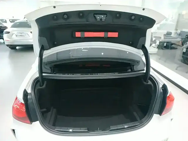 BMW 1 Series — Фото автомобиля 14