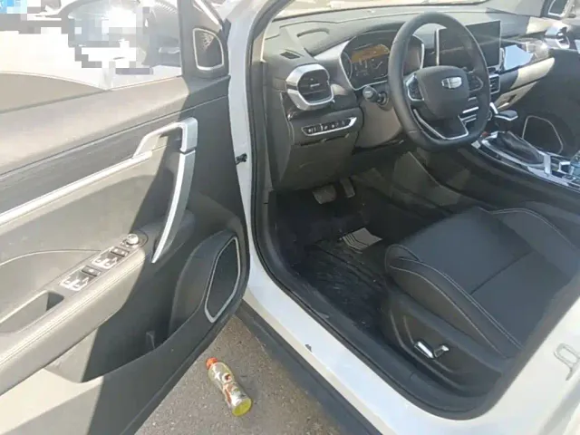 Geely Binyue — Фото автомобиля 20
