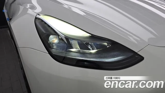 Tesla Model Y — Фото автомобиля 22