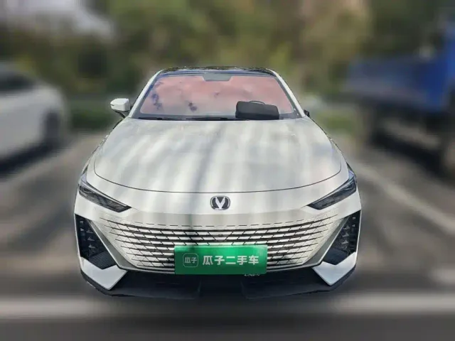 Changan UNI-V — Фото автомобиля 2