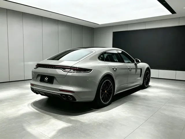 Porsche Panamera — Фото автомобиля 3