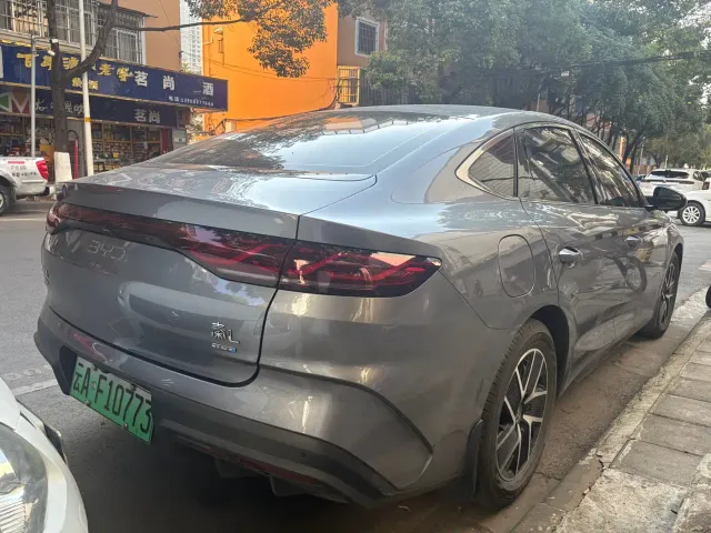 BYD Qin L — Фото автомобиля 8