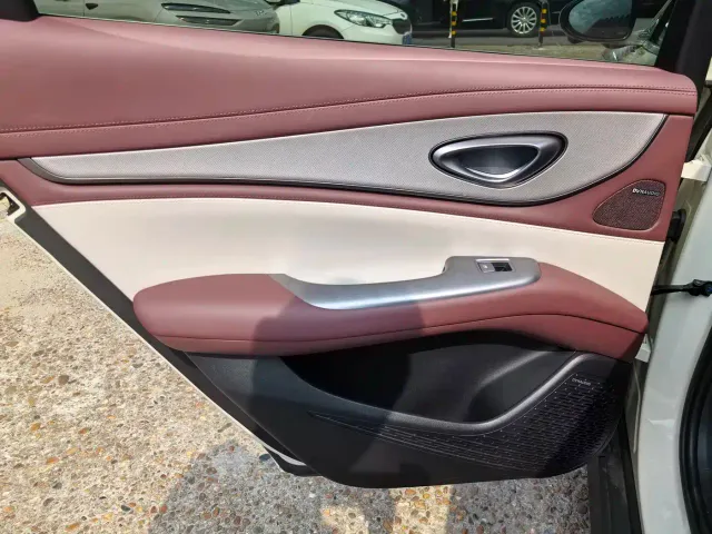 BYD Seal 07 DM-i — Фото автомобиля 8