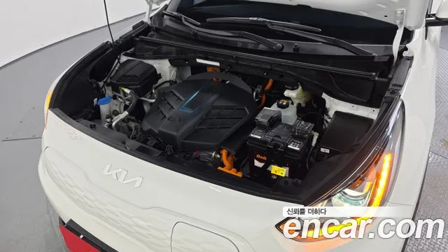Kia Niro — Фото автомобиля 9