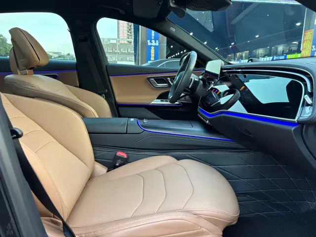 Mercedes-Benz E-Class — Фото автомобиля 13
