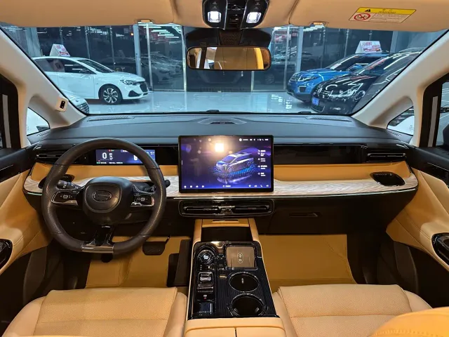 GAC Trumpchi E8 — Фото автомобиля 8