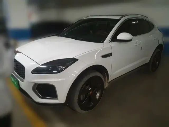 Фотография автомобиля — Jaguar E-PACE