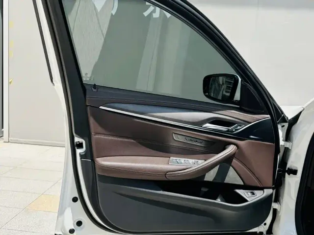 BMW 5 Series — Фото автомобиля 20