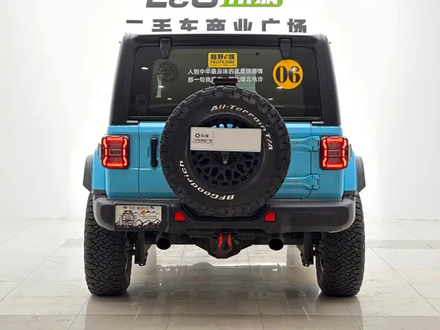 Jeep Wrangler — Фото автомобиля 3