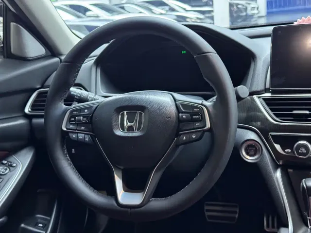 Honda Accord — Фото автомобиля 20