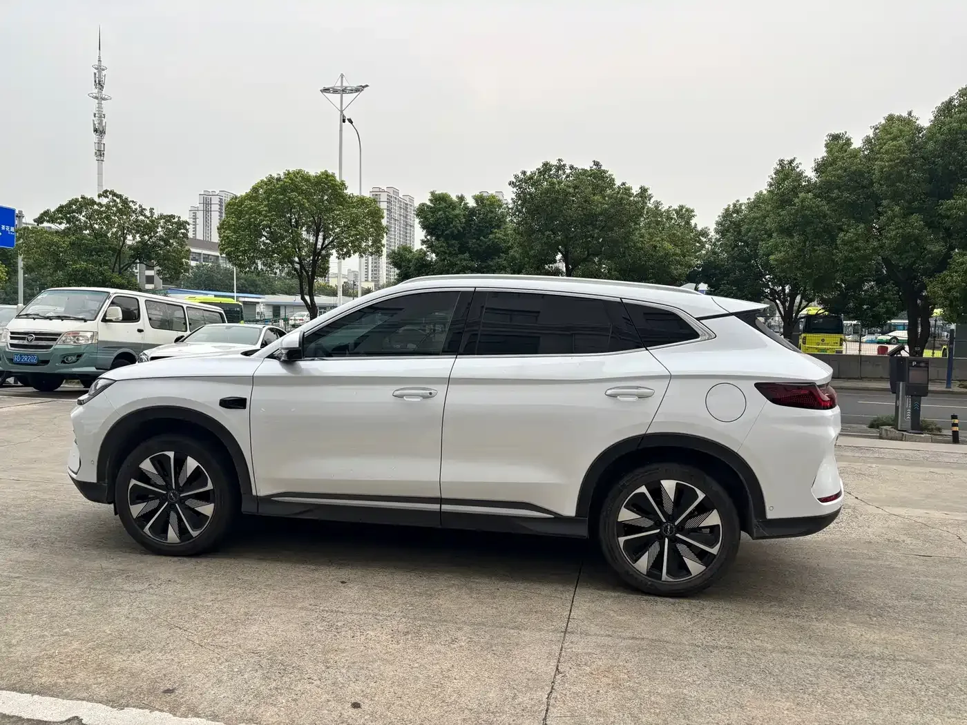 BYD Song PLUS PHEV 2025 DM-i Smart Drive Edition 160KM Flagship — Фото автомобиля 8