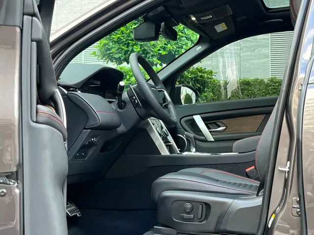 Land Rover Discovery Sport — Фото автомобиля 7