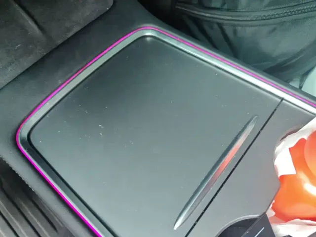 Tesla Model 3 — Фото автомобиля 8