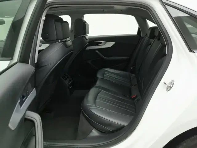 Audi A4L — Фото автомобиля 15
