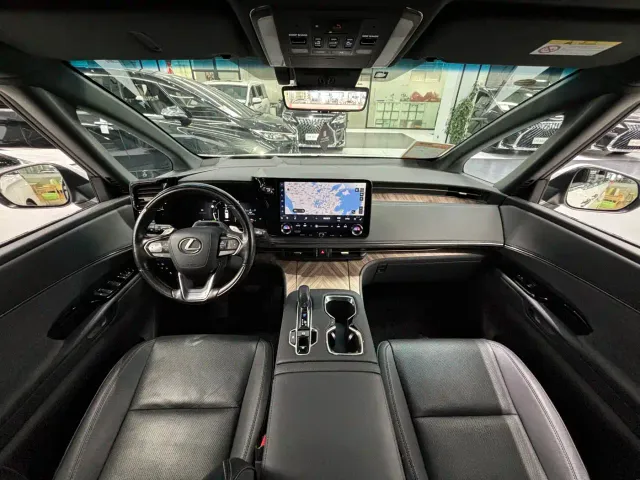 Lexus LM — Фото автомобиля 14