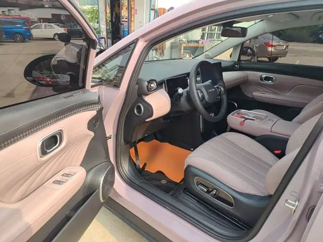 GAC Aion UT — Фото автомобиля 15