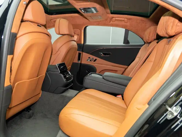 Bentley Flying Spur — Фото автомобиля 12