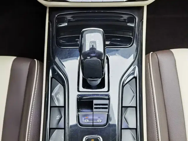 Bestune T77 — Фото автомобиля 13