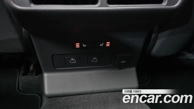 Land Rover Range Rover Velar — Фото автомобиля 18