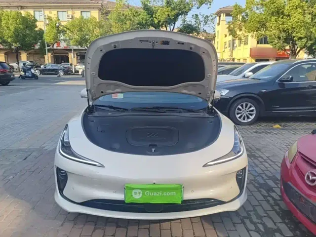 IM Motors L6 — Фото автомобиля 19