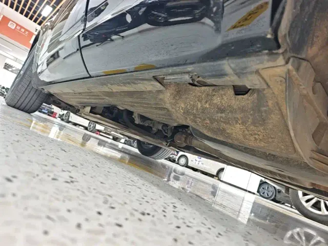 Land Rover Discovery — Фото автомобиля 20