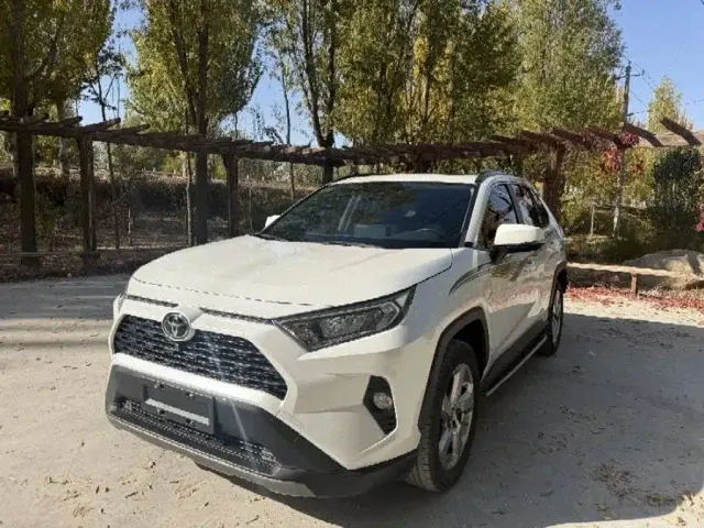 Фотография автомобиля — Toyota RAV4