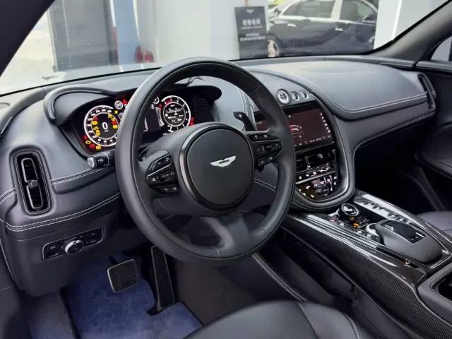 Aston Martin DBX — Фото автомобиля 19