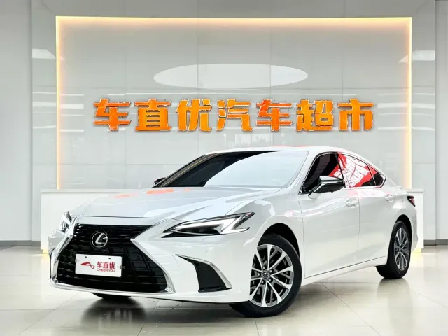 Фотография автомобиля — Lexus ES