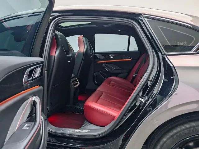 Hongqi H6 — Фото автомобиля 17
