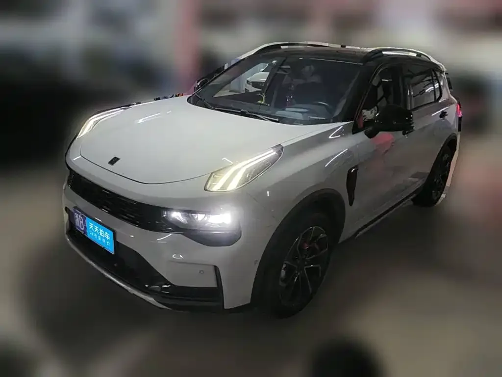 Фотография автомобиля — Lynk & Co 01
