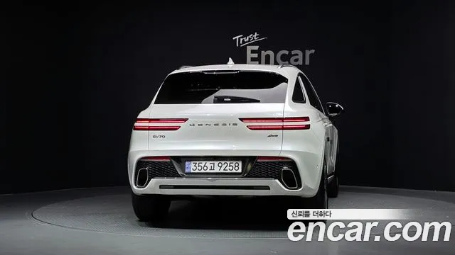 Genesis GV70 2.5T Бензин AWD — Фото автомобиля 4