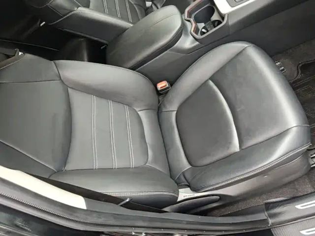 Toyota RAV4 — Фото автомобиля 24