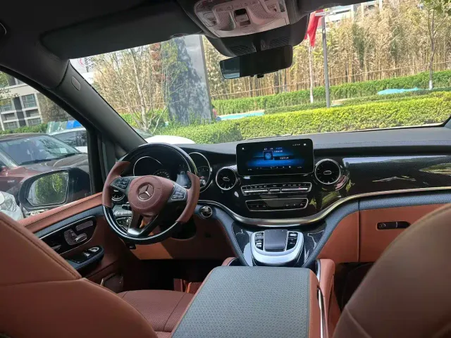 Mercedes-Benz V-Class — Фото автомобиля 9