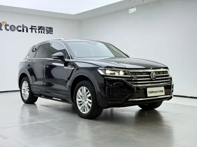 Volkswagen Touareg — Фото автомобиля 12