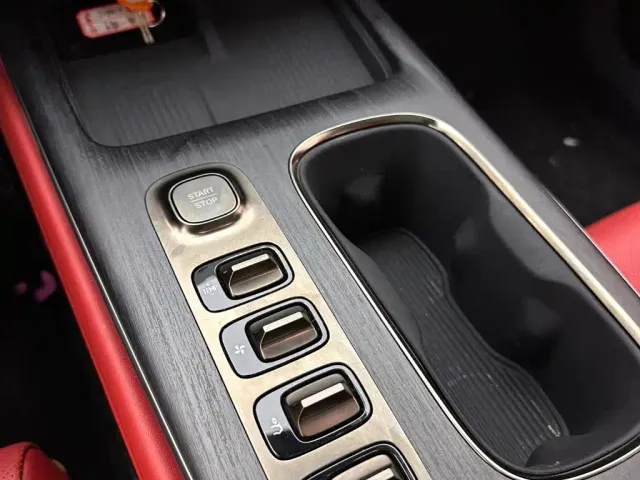Xiaomi SU7 — Фото автомобиля 16