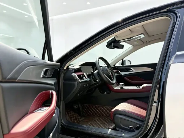 Hongqi H5 — Фото автомобиля 6