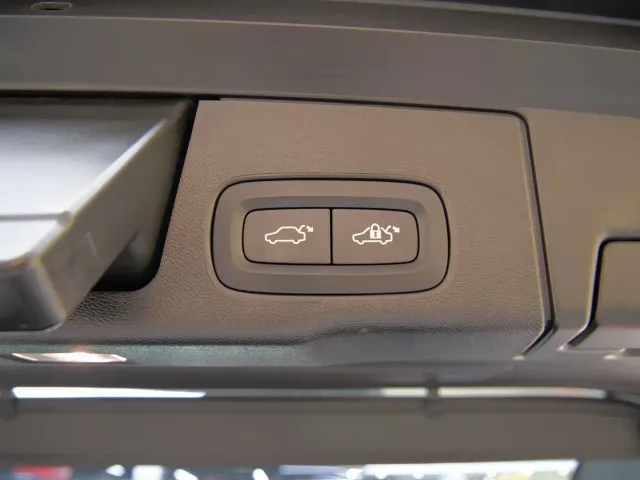 Volvo XC60 — Фото автомобиля 16