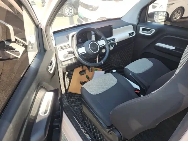 Wuling Hongguang Mini EV — Фото автомобиля 15