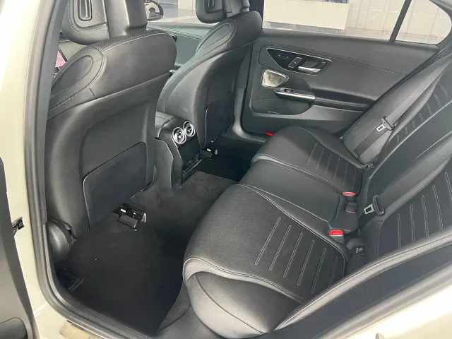 Mercedes-Benz C-Class — Фото автомобиля 16