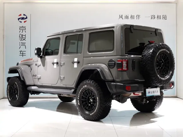 Jeep Wrangler — Фото автомобиля 13