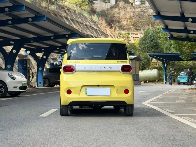 Wuling Hongguang Mini EV — Фото автомобиля 8